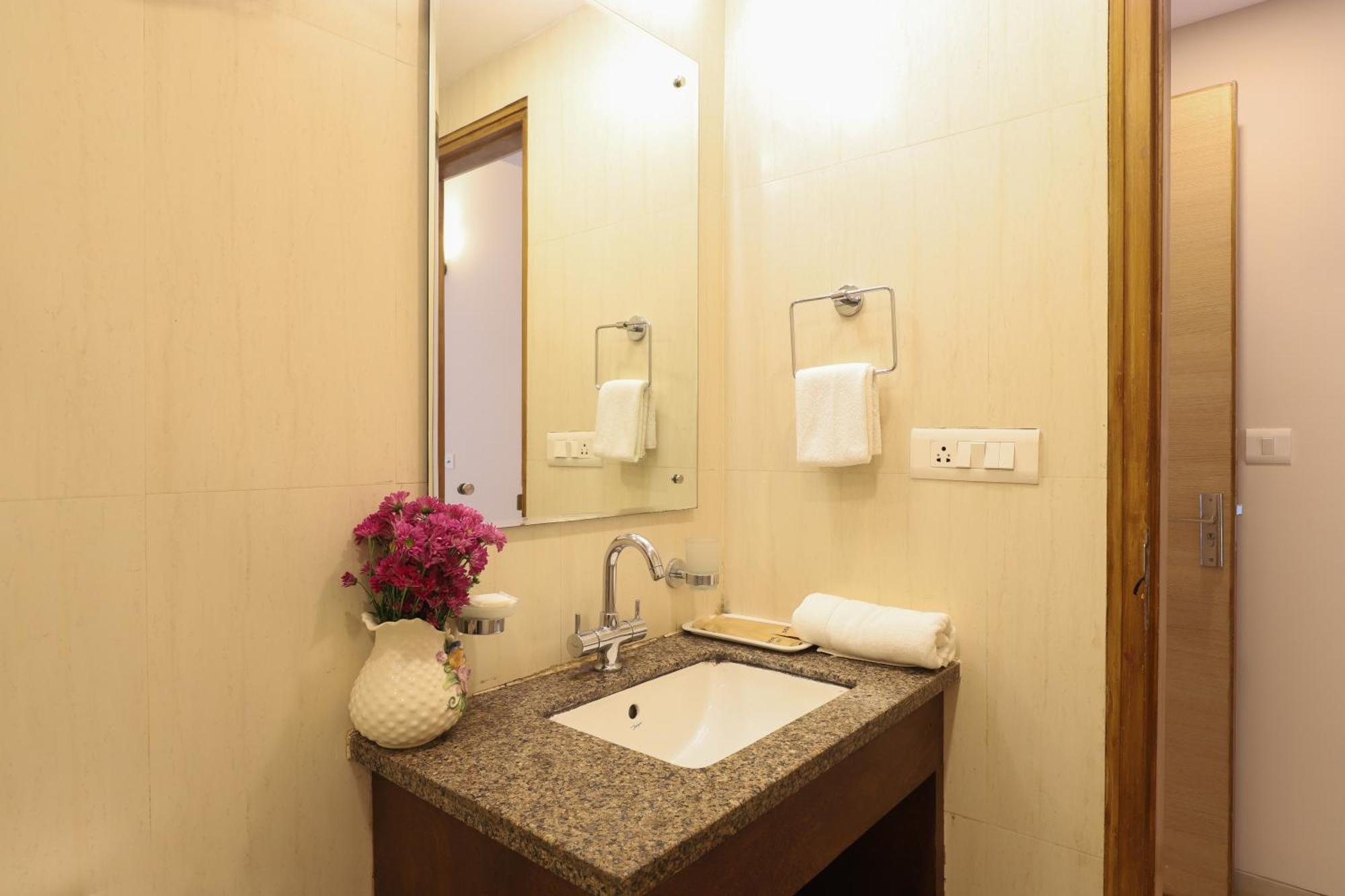 Veera Strand Park Serviced Apartments Near Calangute Exterior foto